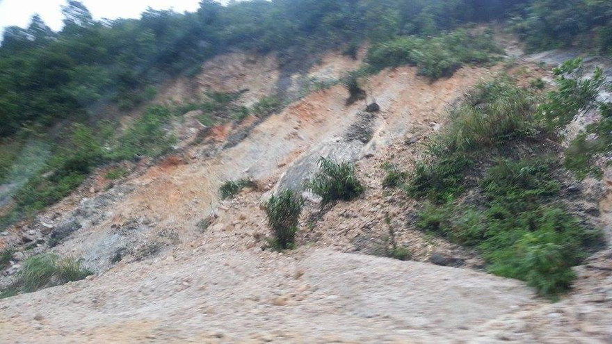 Cận cảnh những cung đường sạt lở kinh hoàng vì mưa lũ Quảng Ninh