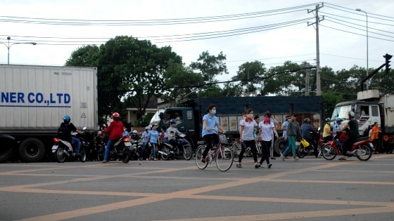 Khởi tố nhóm chuyên cưỡng đoạt tài sản của công nhân