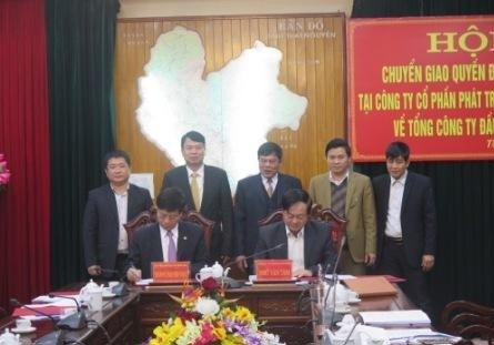 Biên bản chuyển giao được ký kết.