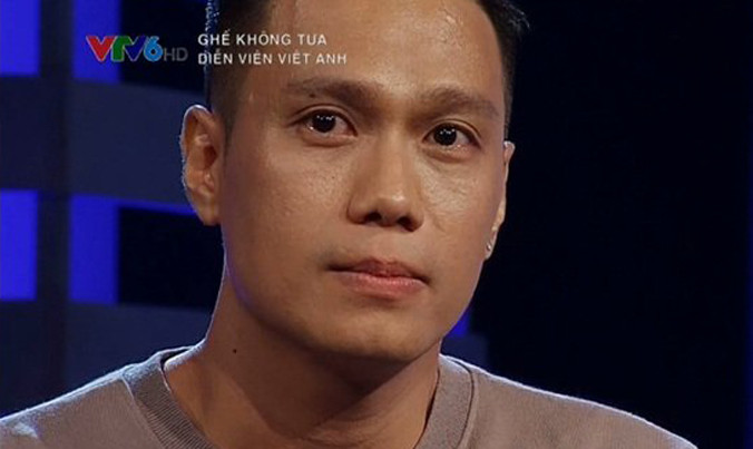 Diễn viên Việt Anh bật khóc khi nhớ về những biến cố trong quá khứ.