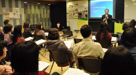 Một buổi thi TOEIC ở Hồng Kông. Ảnh Toeic.com.uk