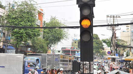 Tín hiệu đèn vàng.