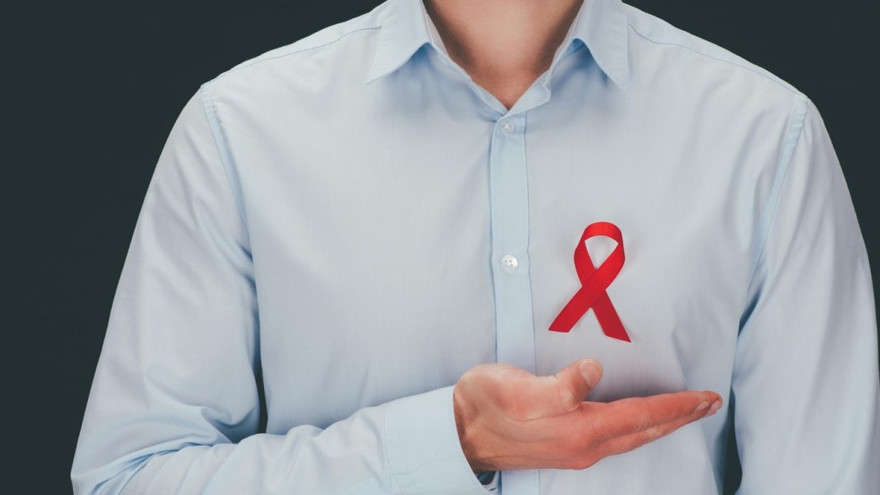 Bị sa thải vì có HIV, người đàn ông thắng kiện hơn 200 triệu đồng