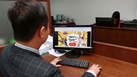 Bản tin 8H: Cấm công chức chơi điện tử