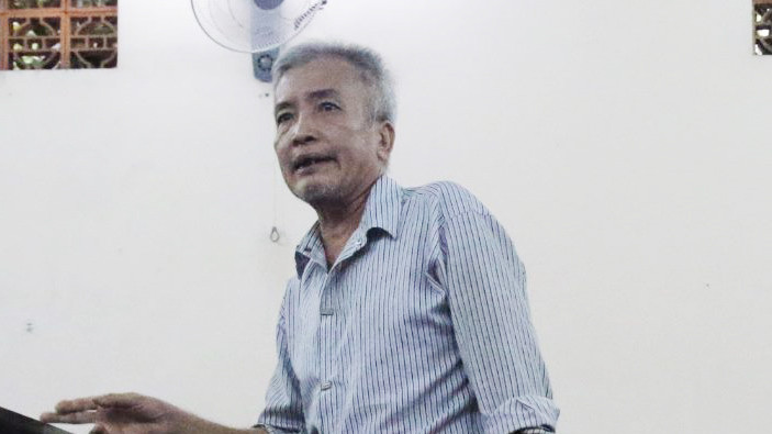 Ông Nguyễn Đào tại tòa nhiều lần bật khóc khi kể lại giây phút chứng kiến vợ nằm ngủ cạnh nam thanh niên