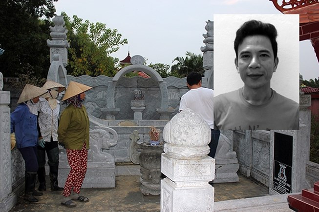 Đối tượng Trí và khu mộ Trí đào trộm. Ảnh: Công an Nhân dân