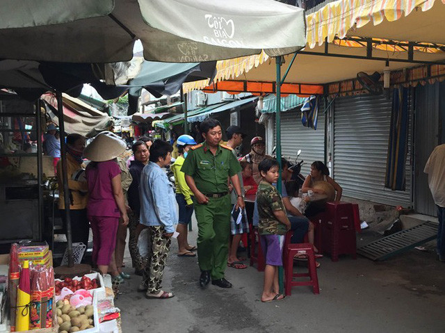 Công an tiến hành khám nghiệm hiện trường vụ án