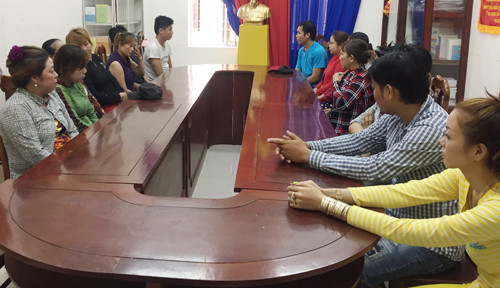 Trong số hàng chục con bạc bị bắt giữ có 13 người là nữ