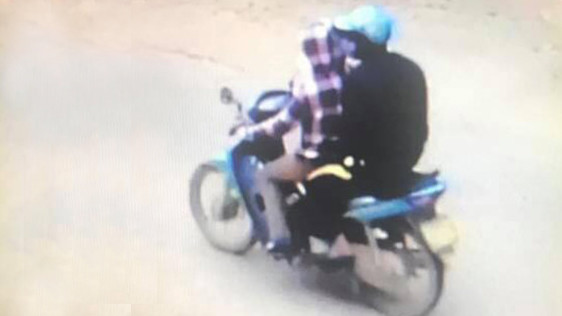 Hình ảnh người phụ nữ trước khi bị sát hại đèo một nam thanh niên. Ảnh: ANTĐ