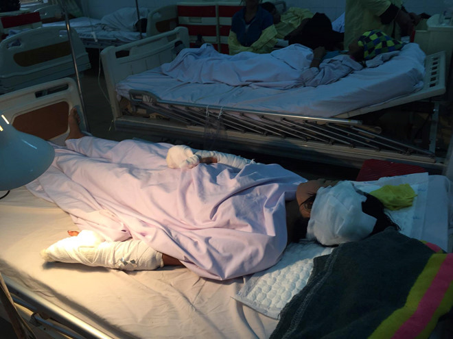 Chị Ksor H’Lum đang được các bác sĩ tại bệnh viện đa khoa tỉnh Gia Lai