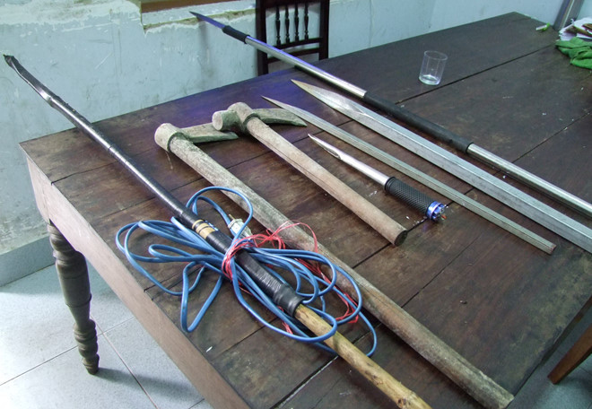 Những hung khí mà anh em Vương và Cường sử dụng