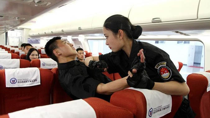 Vào năm 2015, trường Cao đẳng Hàng không Tây Nam Tứ Xuyên mở một ngành mới: An toàn và An ninh Hàng không.