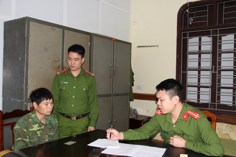 Nghi phạm bị bắt giữ. Ảnh Công an Hưng Yên