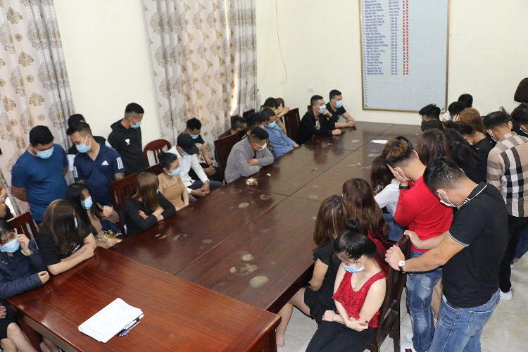 Các đối tượng bị bắt giữ. Ảnh công an Vĩnh Phúc