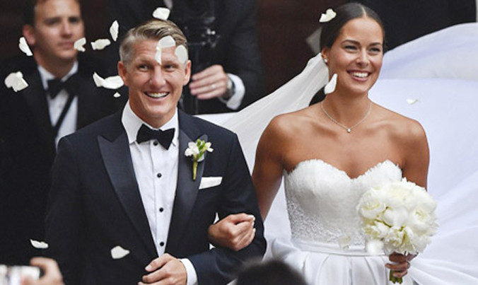 Rộ nghi vấn cặp sao Schweinsteiger - Ivanovic rạn nứt hôn nhân