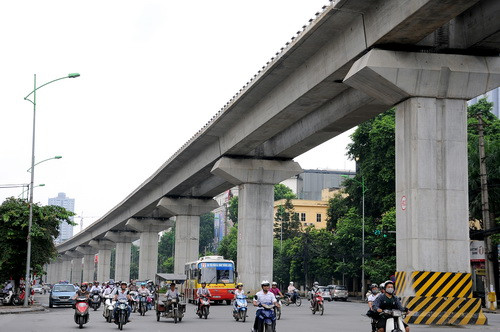 Một đoạn tuyến đường sắt Cát Linh - Hà Đông đã hoàn thành lao lắp dầm. Ảnh: VOV giao thông.