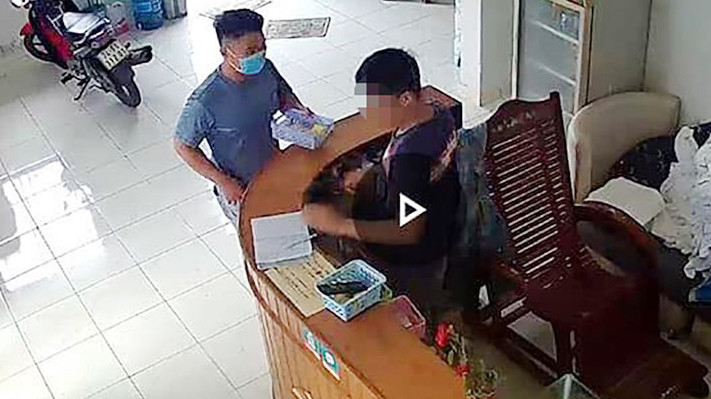 Nam thanh niên thời điểm trước khi nhận phòng. Ảnh: Khách sạn cung cấp