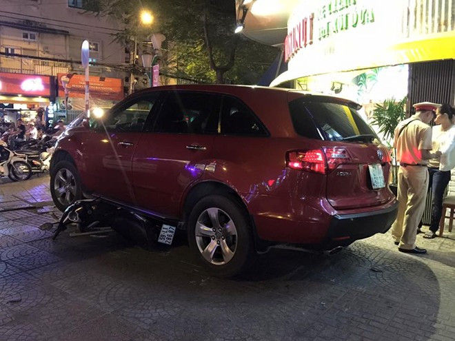 Nam ca sĩ chủ động đưa bệnh nhân vào viện. Ảnh: FBND.