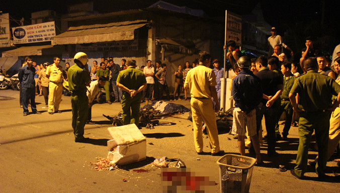 Lực lượng chức năng điều tra vụ việc.