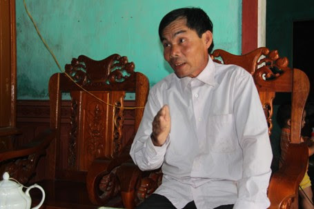 Ông Lê Văn Minh bức xúc việc các y, bác sĩ Bệnh viện Đa khoa Cẩm Xuyên thiếu tôn trọng bệnh nhân. 