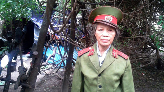 Bà Huệ từng là Trung tá công an. 