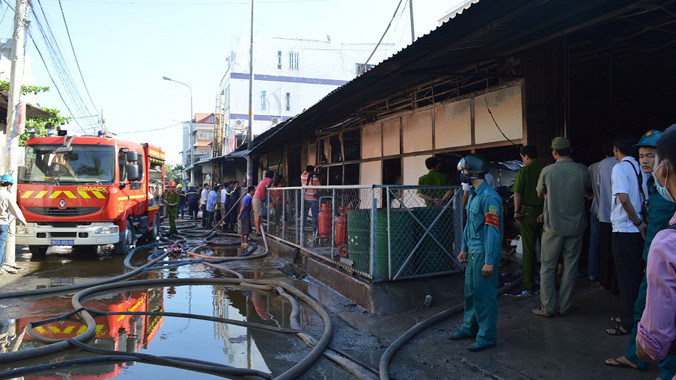 Hiện trường vụ cháy. Ảnh: Đông Sơn.