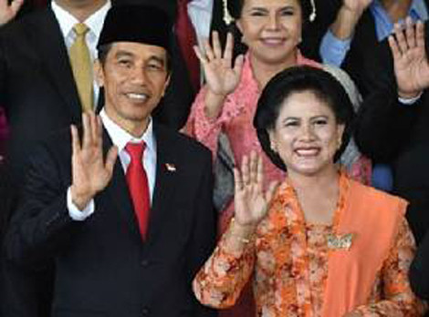 Tổng thống Indonesia, ông Joko Widodo và vợ, bà Iriana Widodo.