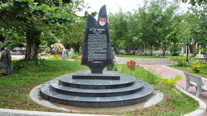 Khánh thành bia tưởng niệm anh hùng Lý Tự Trọng