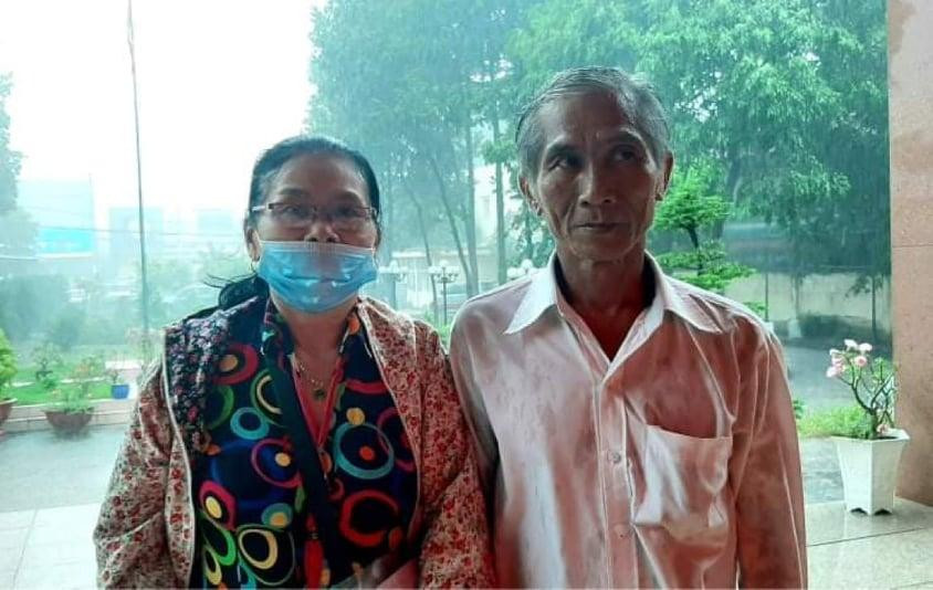 Ông Nguyễn Văn Dũng và vợ. Ảnh: L.S