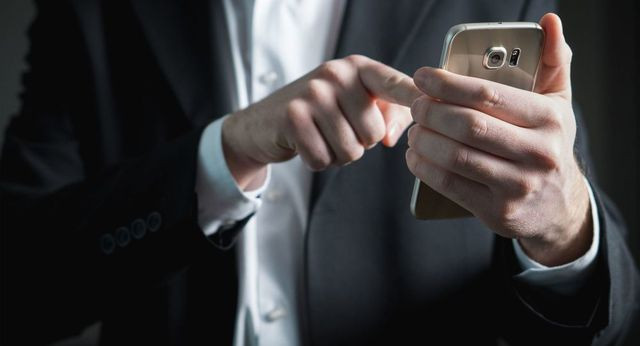 Làm thế nào để phòng tránh pin điện thoại thông minh phát nổ?