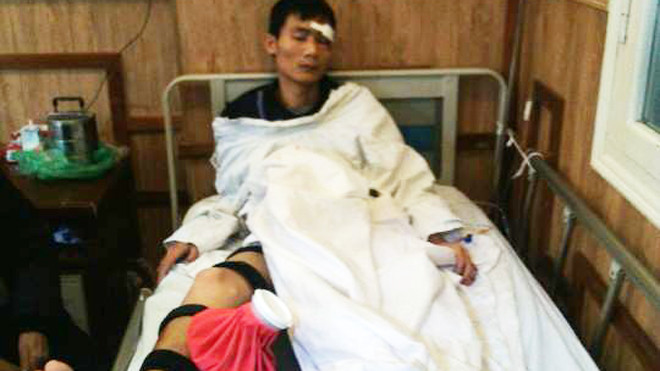 Chiến sĩ cơ động đang được điều trị tại bệnh viện