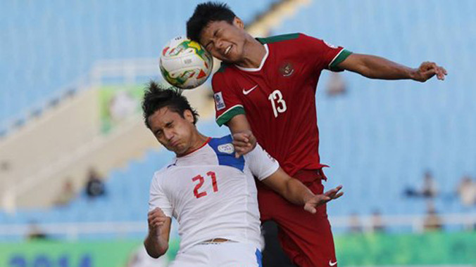 Philippines (áo trắng) đã có chiến thắng dễ dàng trước Indonesia.