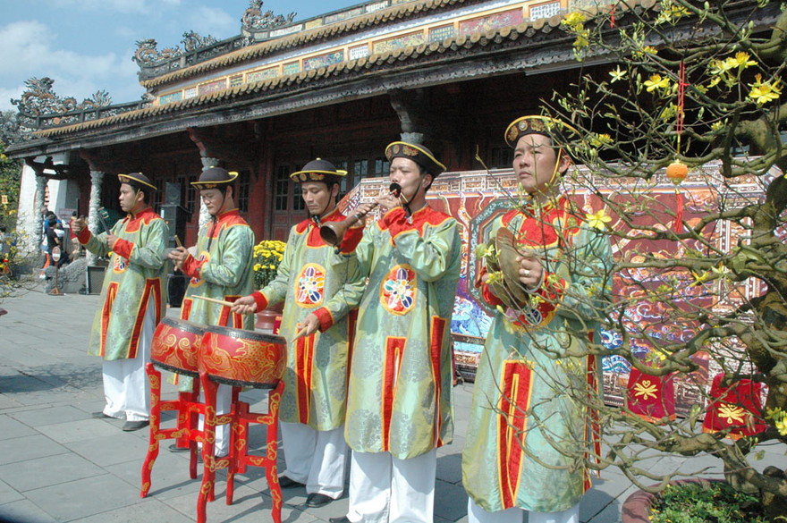 Huế: Rực rỡ sắc màu nhã nhạc cung đình sáng mồng Hai Tết 