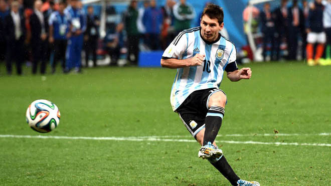 Đừng để Messi bị tra tấn bởi chấm 11m