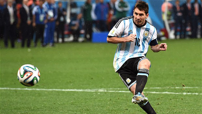 Franz Beckenbauer cảnh báo tuyển Đức về sự nguy hiểm của Lionel Messi. 