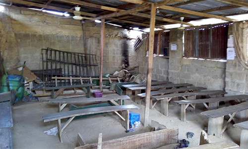 Ngôi nhà nơi xảy ra vụ điện giật khiến nhiều CĐV Man Utd người Nigeria thiệt mạng. Ảnh: Sun.