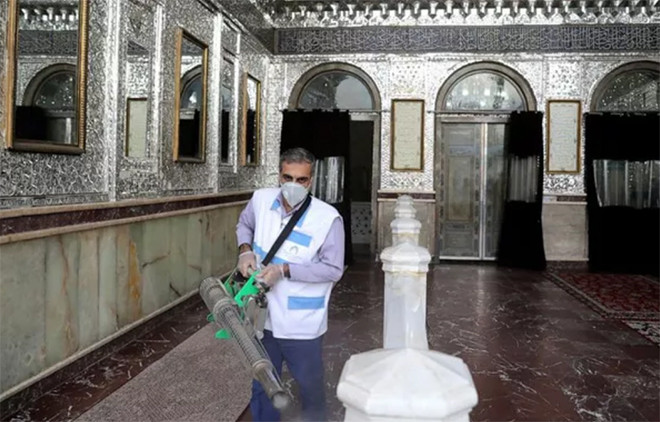 Iran đã yêu cầu Quỹ Tiền tệ Quốc tế (IMF) cho nước này vay khẩn cấp 5 tỉ USD để chống lại sự lây lan của dịch bệnh Covid-19. Ảnh: AP