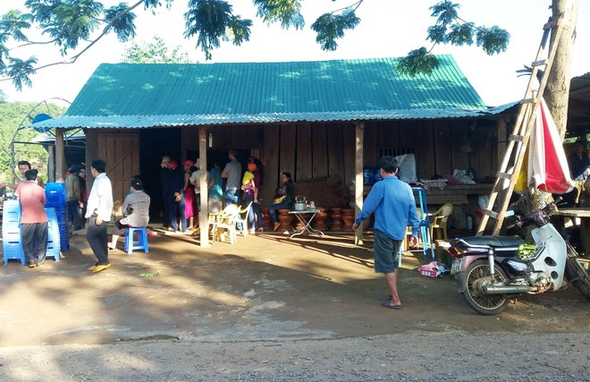 Gia đình tổ chức tang lễ cho cháu Nguyên