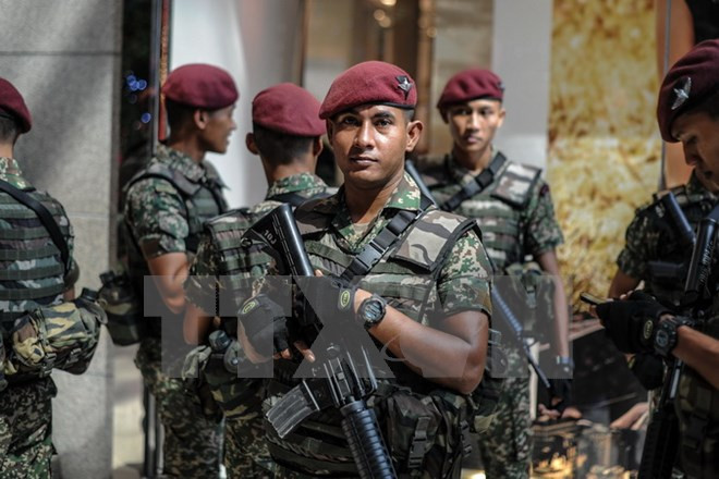 Lãnh đạo lực lượng cảnh sát chống khủng bố Malaysia Ayob Khan vừa nhận được cú điện thoại đe dọa sẽ bị giết từ Muhamad Wanndy Mohamad Jedi, một kẻ cực đoan người Malaysia đang chiến đấu cho nhóm Nhà nước Hồi giáo (IS) ở Syria.