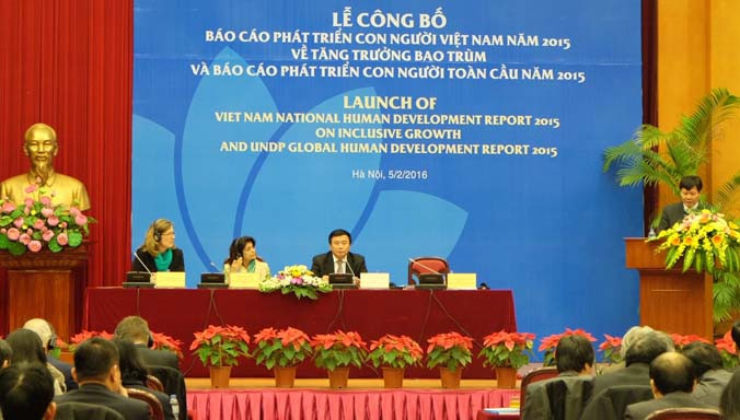 Việt Nam cần thận trọng với 'bẫy' lao động gia công, lắp ráp