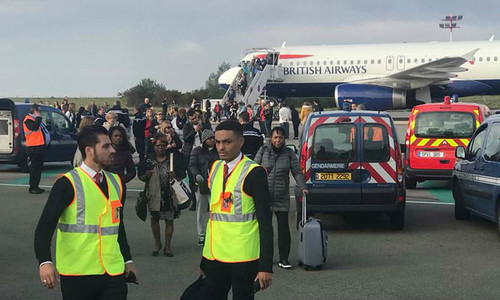 Sơ tán 130 hành khách trên máy bay tại Pháp