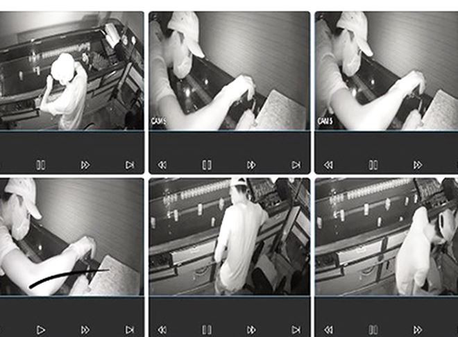 Hình ảnh về tên trộm được trích xuất từ camera an ninh của tiệm vàng.
