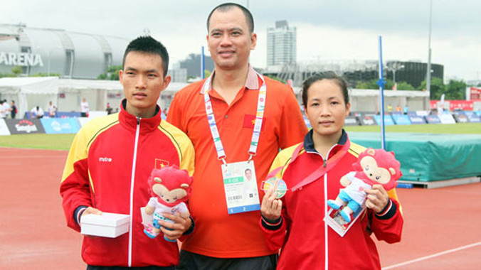 VĐV Hoàng Nguyên Thanh (trái) và Hoàng Thị Thanh (phải).