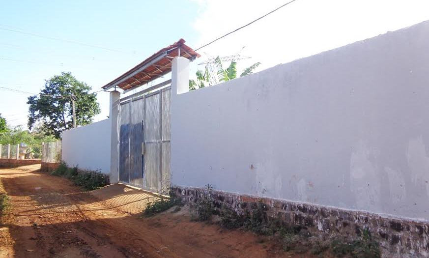 Các công trình người dân xây dựng trái phép để nhận đền bù trên tuyến đường tránh Hồ Chí Minh.