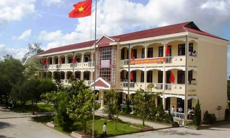 Trường THPT An Lương Đông hiện có 4 phó hiệu trưởng, vượt quá số lượng quy định. Ảnh: nguồn Facebook. 