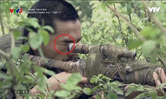 Chi tiết khán giả bắt lỗi trong phim "Người phán xử".