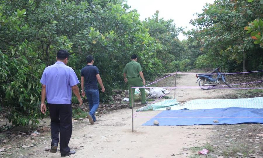 Cơ quan chức năng đến hiện trường vụ án.