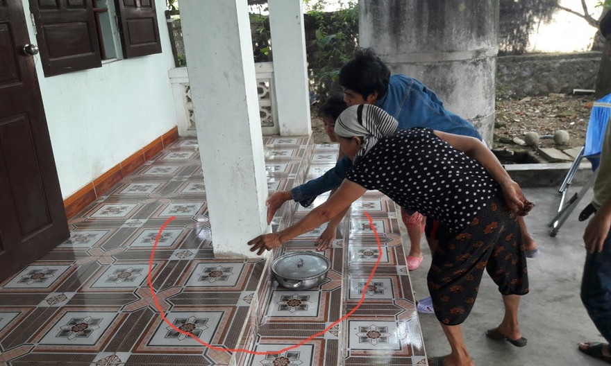 Điểm nóng tại thềm nhà ông Khuê có thể khiến nước lạnh nóng lên.