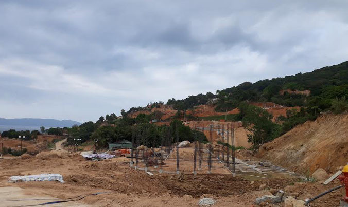 40 nền móng biệt thự khu nghĩ dưỡng biển Tiên Sa “cày xới” bán đảo Sơn Trà khi chưa có giấy phép xây dựng.