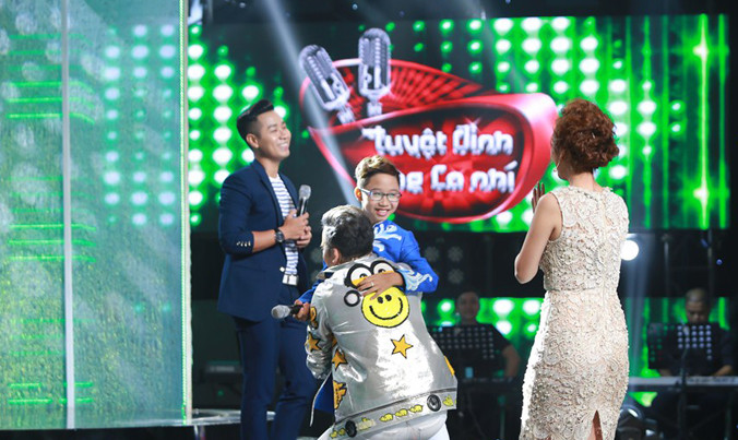 Các HLV ra sức chiêu dụ Đức Vĩnh về đội của mình.